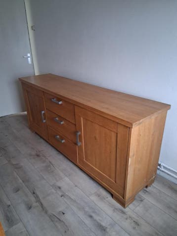 Dressoir (zo goed als gratis)