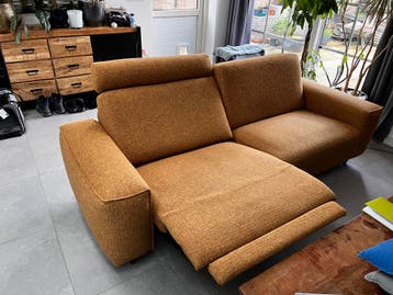 2,5-zits bank met elektrisch verstelbare zit.