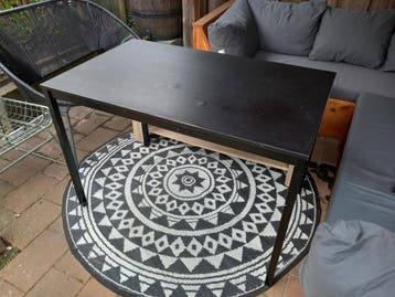 Zwarte tafel 110 x 67 x 74cm