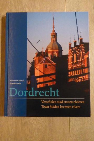 Dordrecht verscholen stad tussen rivieren Nederlands Engels