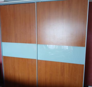 GRATIS Kledingkast met schuifdeuren