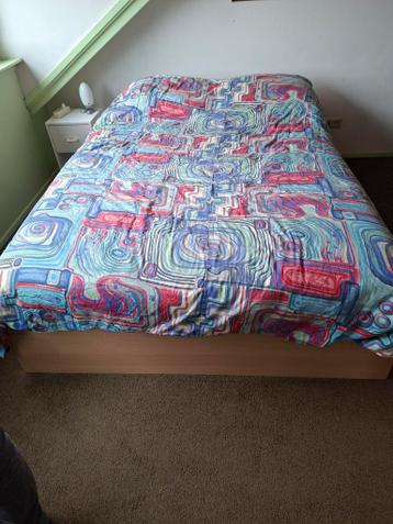 IKEA Bedframe met lattenbodem 140x200, buitenmaat155x2090 cm