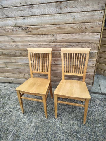 Gratis! Eettafel stoelen houtkleur