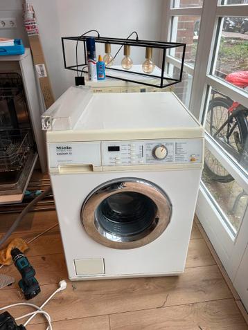 Miele wasmachine en Bosch droger. GRATIS OPHALEN!