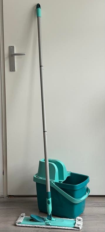 Gratis af te halen: Dweilsysteem met emmer