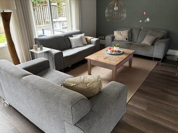 3x tweepersoons bank in het grijs