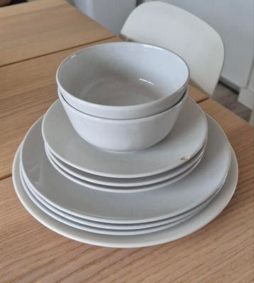 Wit servies: borden en kommen - Gebruikt