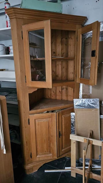 Hoekkast hout – gratis af te halen