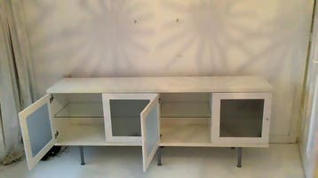 Gratis af te halen kastje met 4 deurtjes