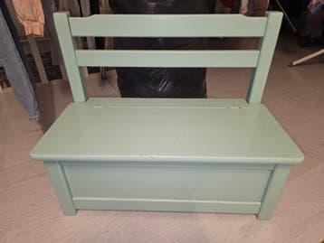 Gratis afhalen, houten bankje met opbergruimte.