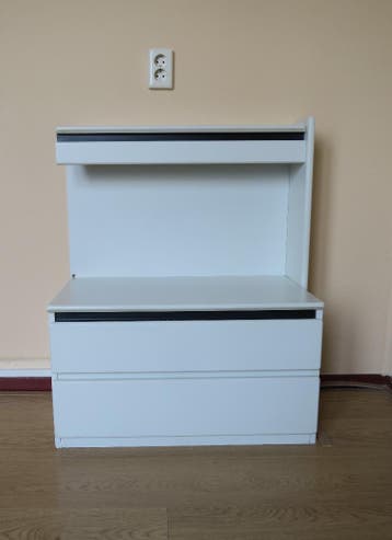 Nachtkastje in gebroken wit