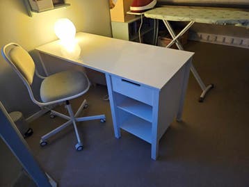 Massief houten bureau - gratis af te halen