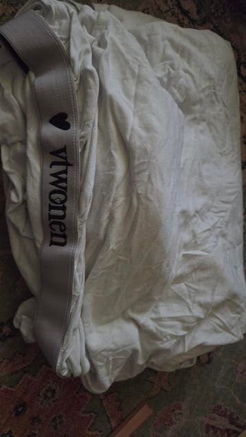 VT Wonen tweepersoons hoeslaken en dekbedovertrekken