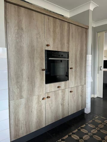 Gratis complete Mandemakers keuken met kastenwand