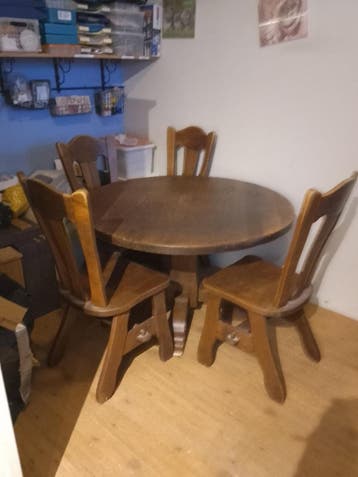 Donker eiken eettafel