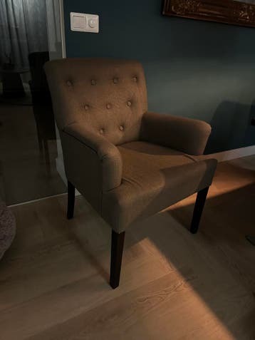 4 stoelen gratis op te halen