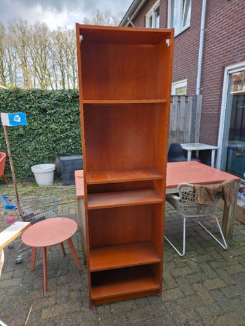 Houten kast (gratis)