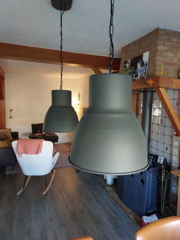 2 Hanglampen, kleur Grijs