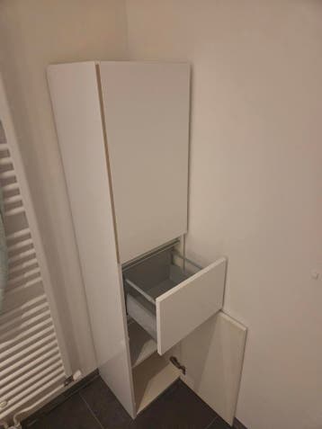 Witte badkamerkast 160x35x35 gratis ophalen