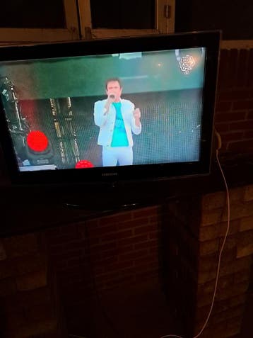 Te koop tv met connector hdmi  .T.E.A.B