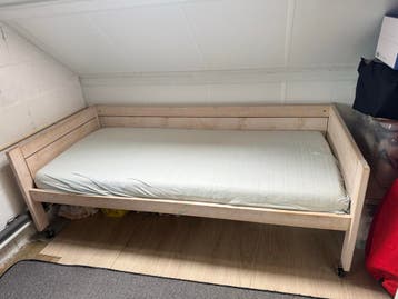 Gratis eenpersoonsbed 90x200 cm
