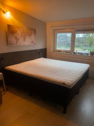 Boxspring: Comfortabel tweepersoonsbed met topper