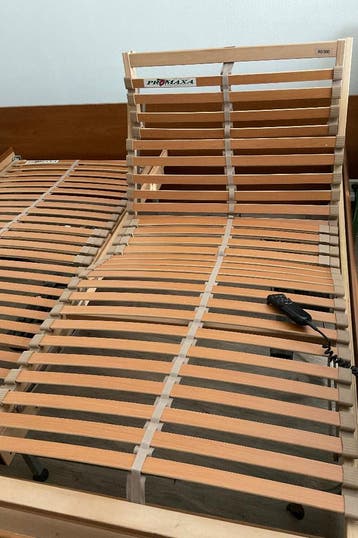 Gratis, 2 Elektrisch verstelbare lattenbodems