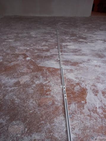 Gordijnrail gebruikt, goede staat, lengte: 492cm