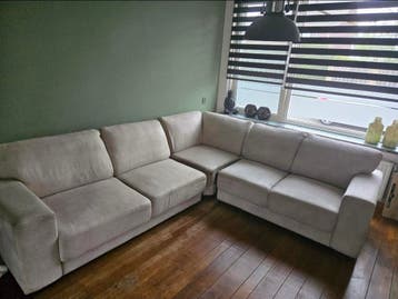 Grote hoekbank crème/beige kleur