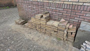 Tegels voor in tuin, ongeveer 20- 25m2. Gratis!
