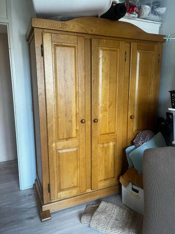 Massieve eikenhouten kledingkast met 3 deuren
