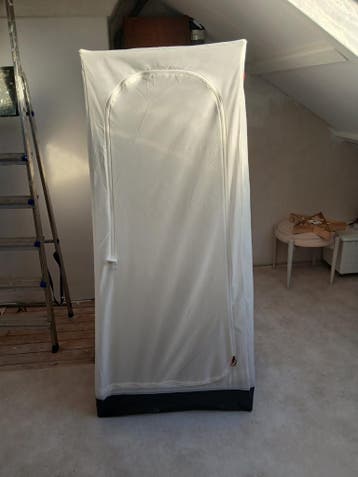 IKEA Vuku kledingkast gratis ,in prima staat GRATIS