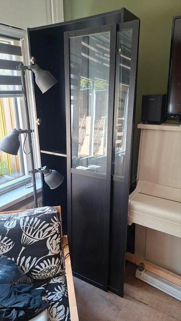 IKEA Billy boekenkast met glazen deuren (gratis af te halen)
