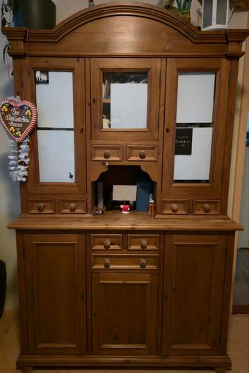 Antiek geloogd grenen kast