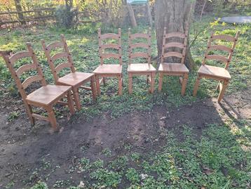 6 Leuke houten stoelen
