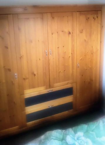 Gratis af te halen: massief grenen garderobekast igst