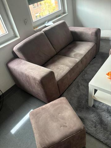 Gratis bank met twee pufjes