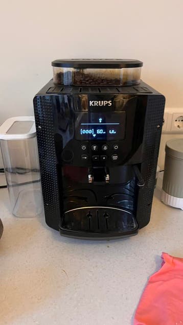 Krups volautomatische espressomachine 5,5jr oud