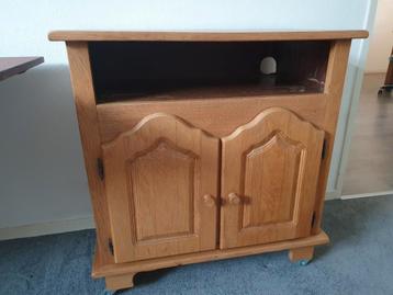 Houten televisiemeubel met kastje
