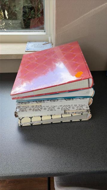 Fotoalbums allemaal nog in verpakking.