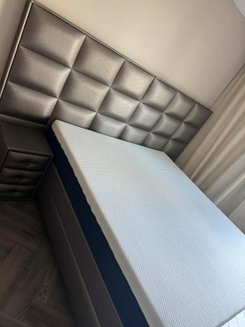 MOET VANDAAG WEG. Gratis bed 180x200 (excl. matras)