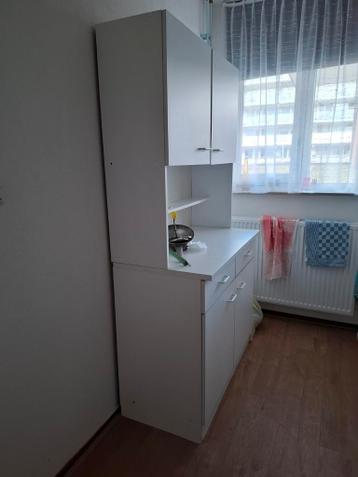 Witte buffetkast met lades en deuren h1,85 x b1,00 x d0,51 c