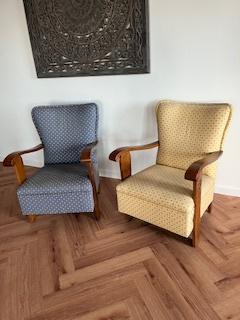 Gratis: twee vintage stoeltjes