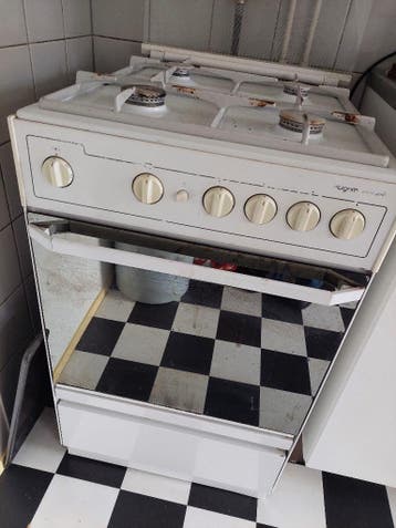 Gratis af te halen: gasfornuis met gasoven