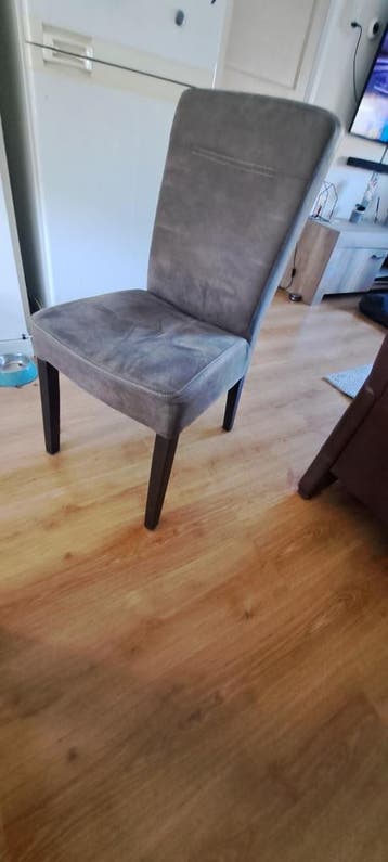 Eetkamerset tafel + stoelen