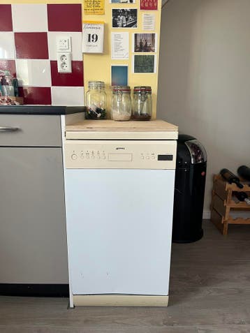 Gratis! Vrijstaande SMEG vaatwasser, 45 cm