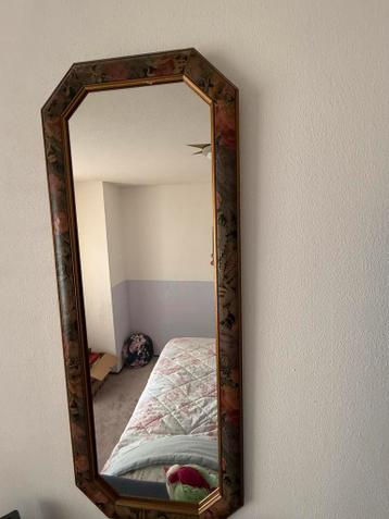 Spiegel met bloemenrand