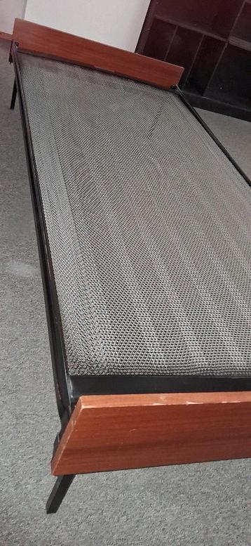 bed met spiraal bodem