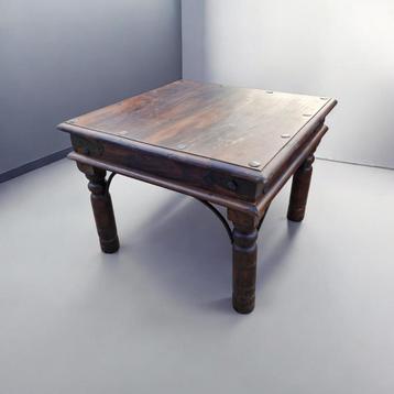 Stevige houten salontafel gratis