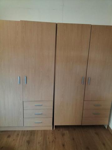 Twee gebruikte kasten - ideaal voor schuur of zolder